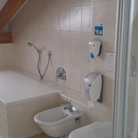 Manzoni בית הארחה *