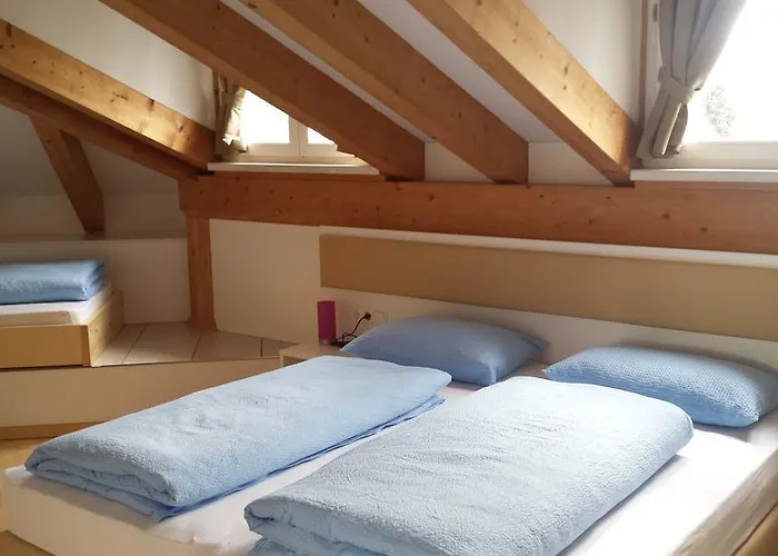 曼佐尼客房酒店