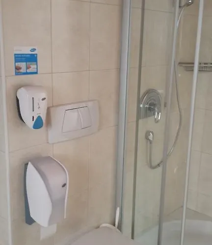 曼佐尼客房酒店 招待所 *