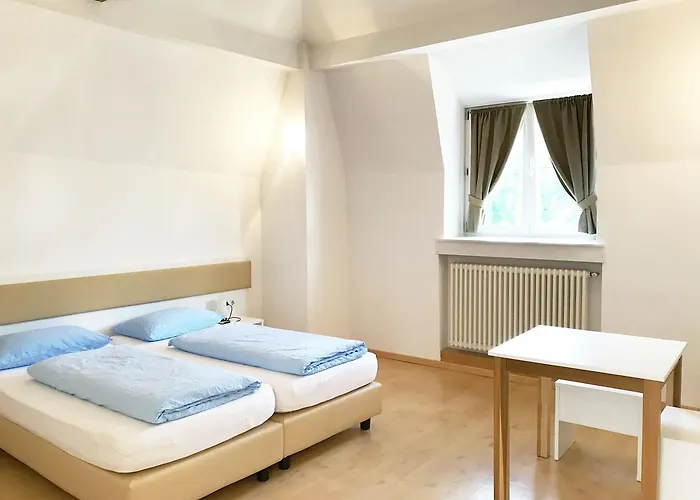 Manzoni بيت ضيافة *